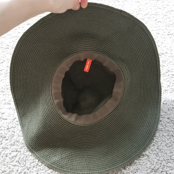 Wide Brim Summer Hat - Picture 2 of 3